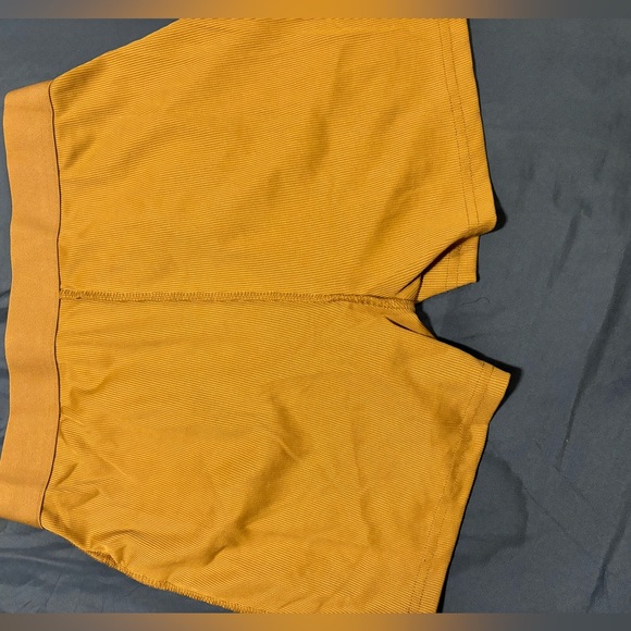 Two Piece Shorts Set - Picture 4 of 4